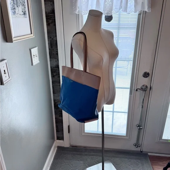 Isaac Mizrahi Blue and Tan Tote Bag - Picture 7 of 11